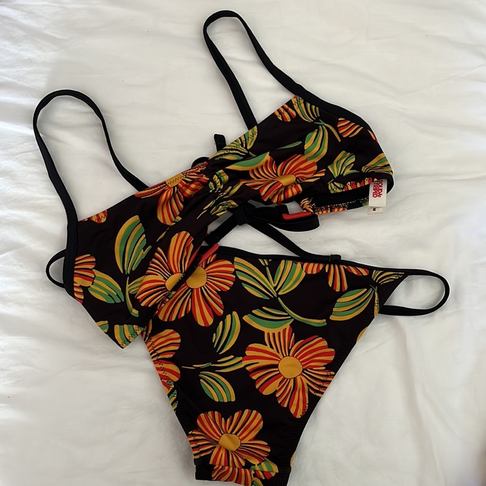 Retro Solid and Striped 2 piece swimsuit